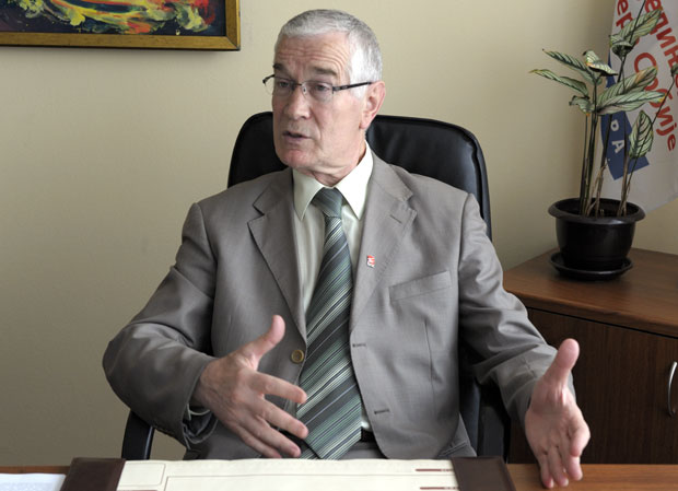 ШПИЈУНКА: Форма уз воћке